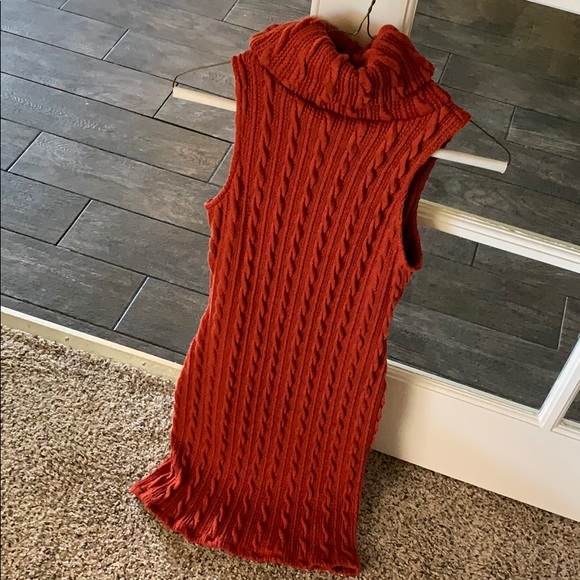 Dress - Picture 2 of 3